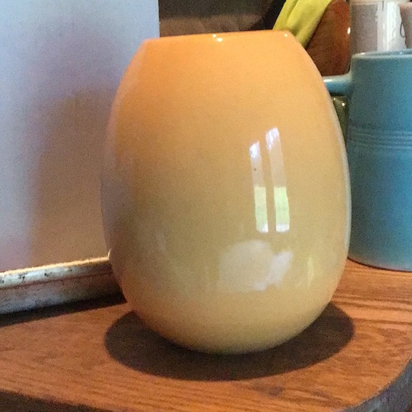 Vase - Picture 1 of 3